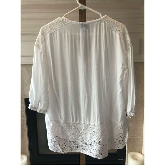 Stylus Women’s White Lace Shoulder and Back Bottom Trim Blouse Size PL - Picture 2 of 6